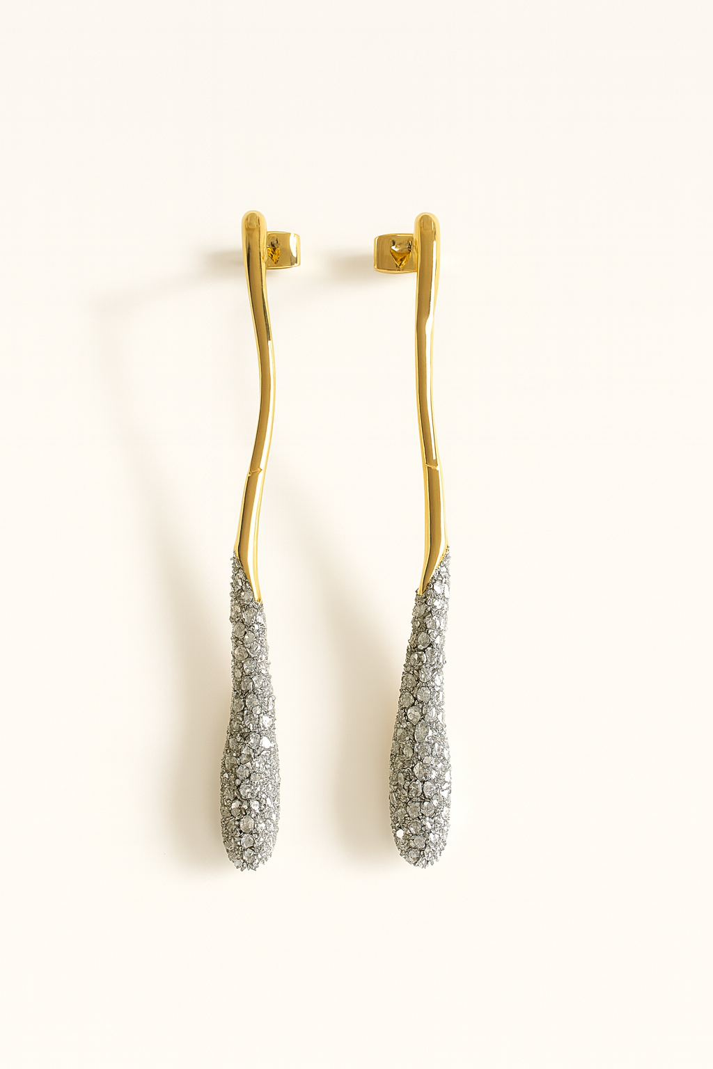 Retro Glamour: Vintage-Inspired Pavé Dangle Earrings