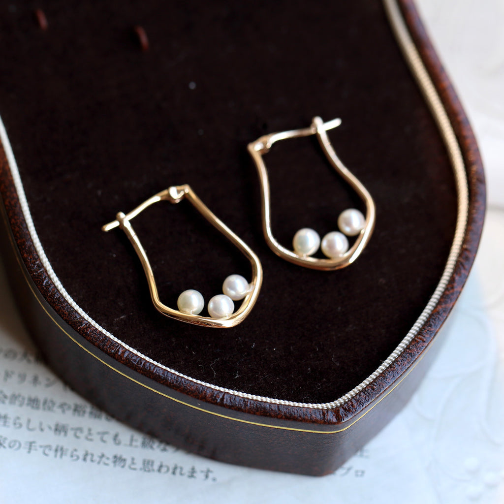 Asymmetric Twist Line Freshwater Pearl Earrings