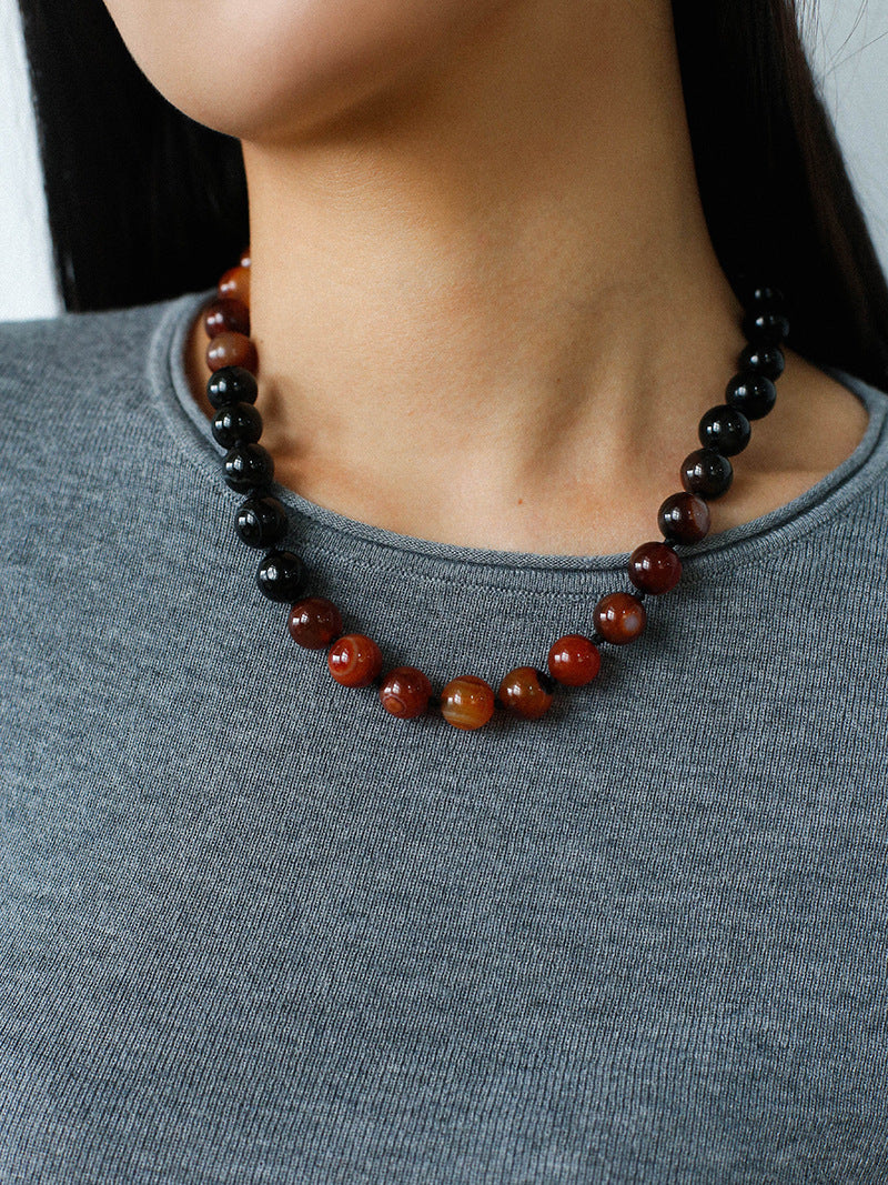 Caramel Agate Gradient Beaded Necklace – Vintage Red & Black Statement Piece
