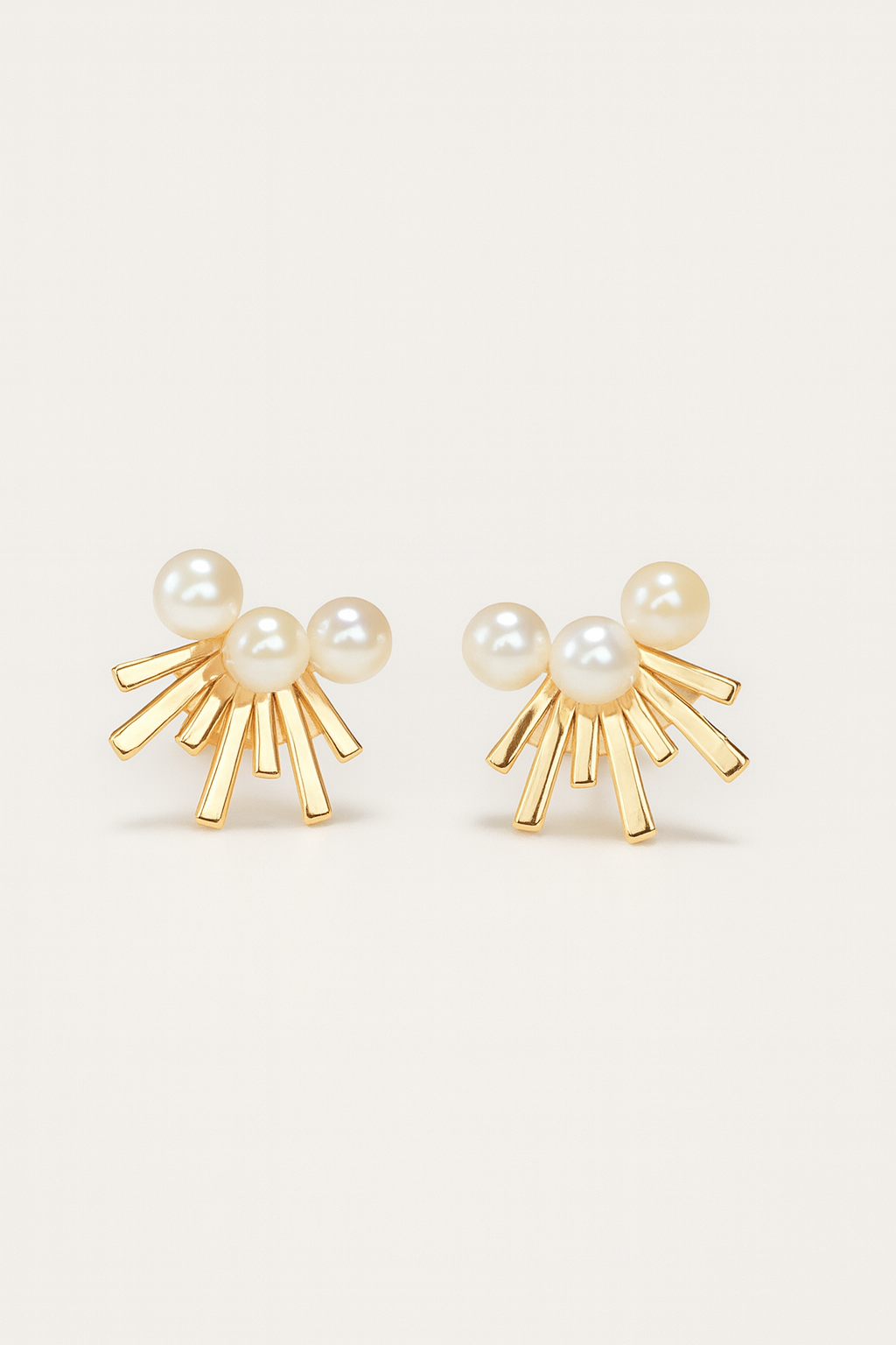 Sunburst Fresh Pearl Stud Earrings