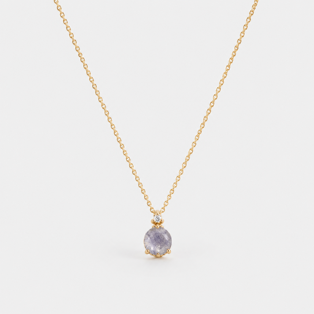 Labradorite Oval Pendant Necklace – Minimal Gold-Plated Silver